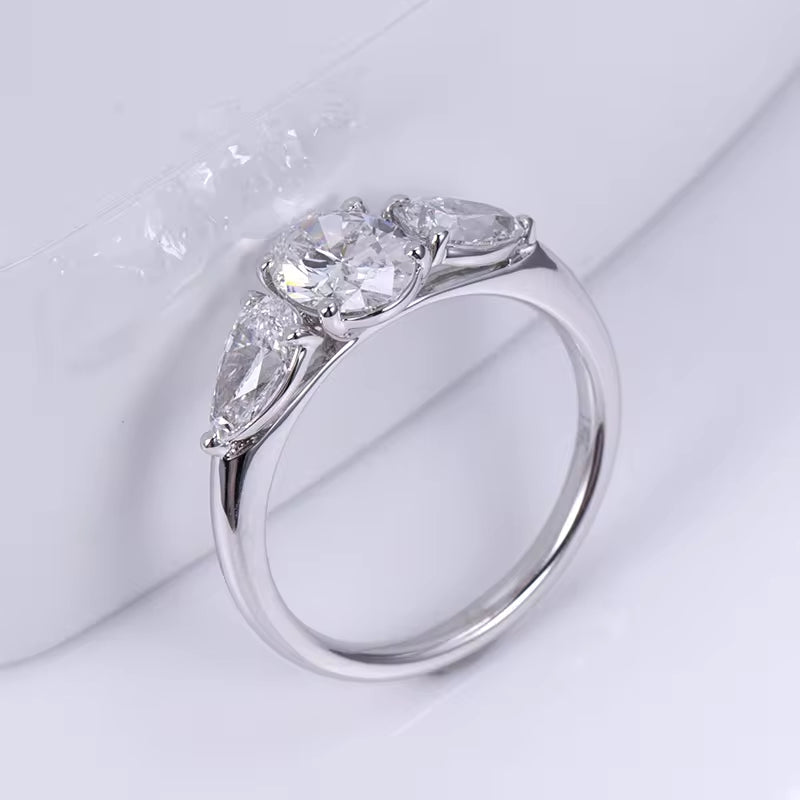 IGI 18K Gold Three Stone Lab Grown Diamond Rings Wedding Jewelry.