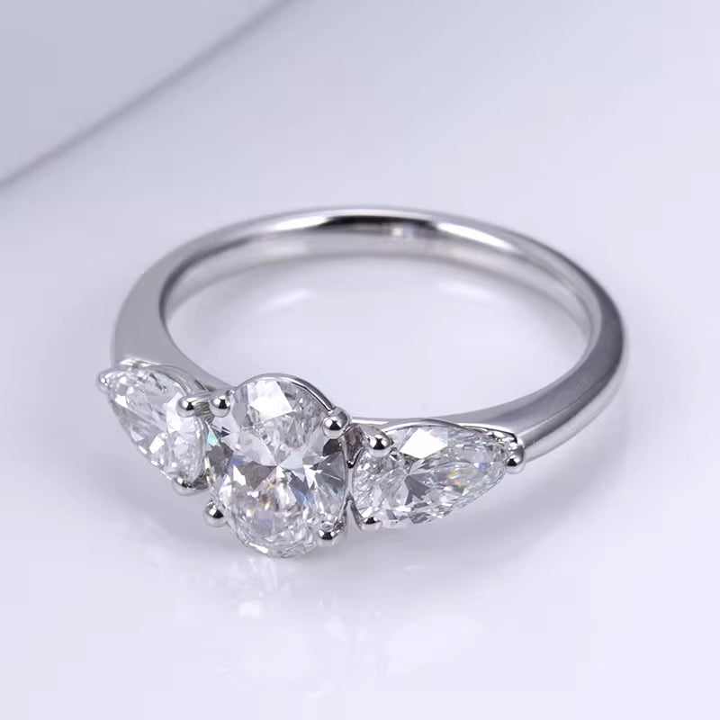 IGI 18K Gold Three Stone Lab Grown Diamond Rings Wedding Jewelry.